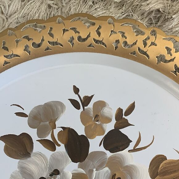 Vintage Nashco Mew York Round Hand-Painted Flower Metal Tray Pierced
Lace Edge - Picture 6 of 17